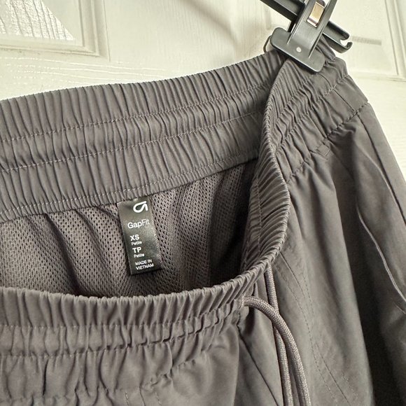 GAP Nylon Jogger - Picture 3 of 5
